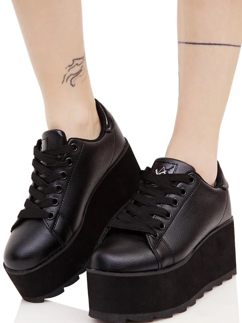 YRU DollskillWomen's Black Platform Lace-Up Sneakers